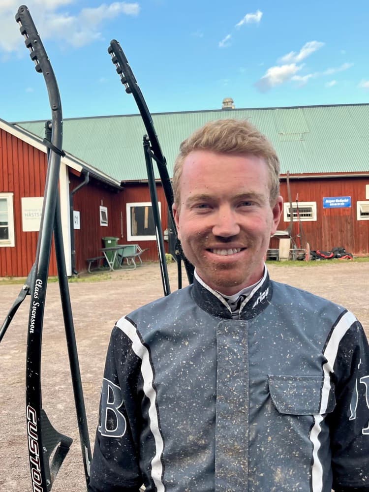 Jonathan Bardun — travtränare och kusk på Mantorp Travbana